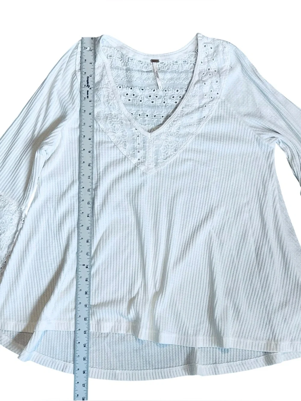 Free People Women’s Sz S White Eyelet Lace Top Bell Sleeve Parisian Nights Knit
